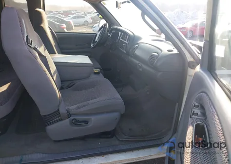 2002 Dodge Ram 2500 St z USA, uszkodzony, nr VIN 3B7KF23642M261814